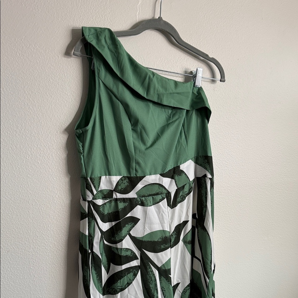 Elegant Green Leaf Print jumpsuit